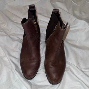 Cougar suede and leather waterproof zip bootie - size 8.5